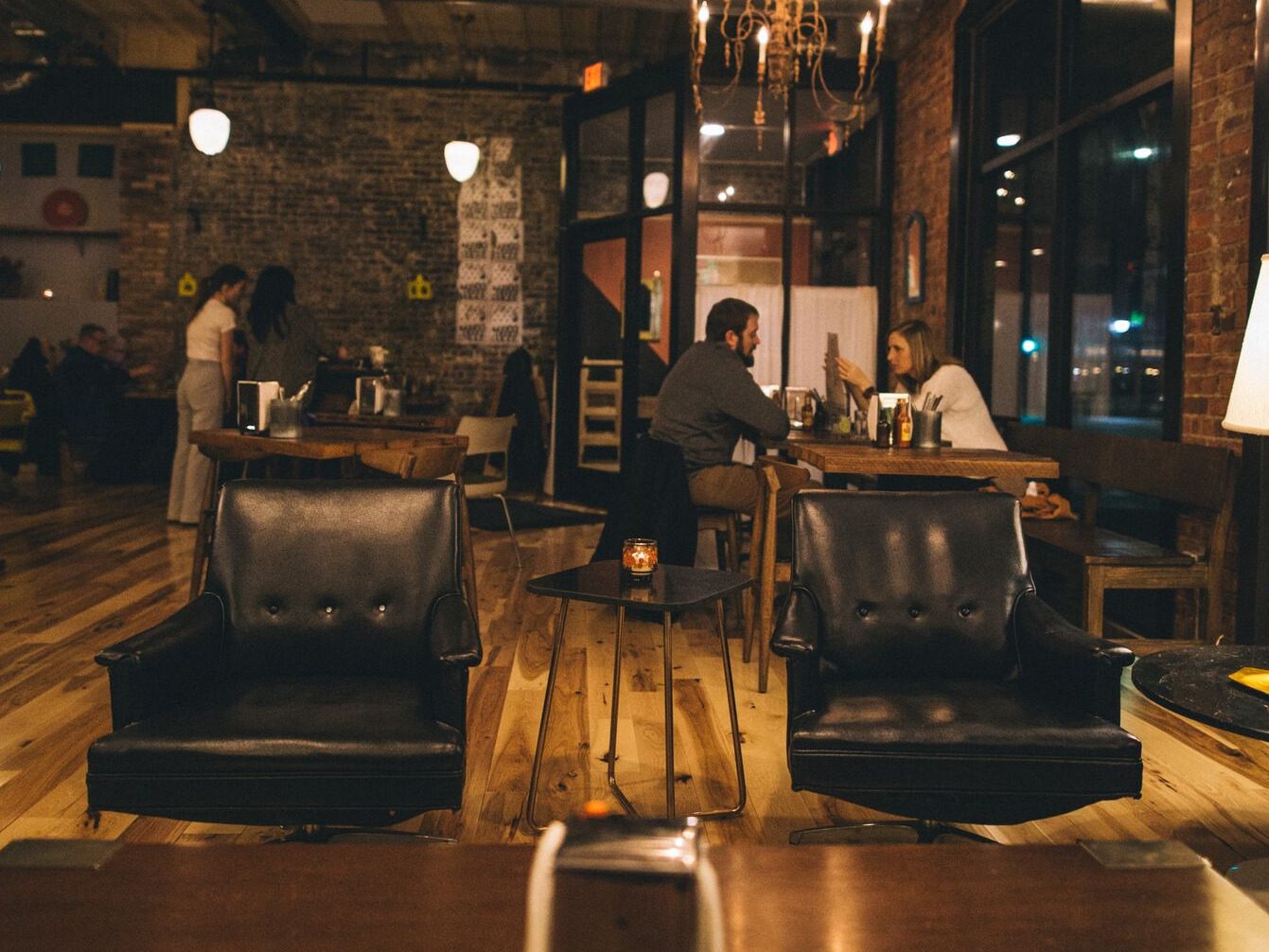Leather booths in the Caucho dining room